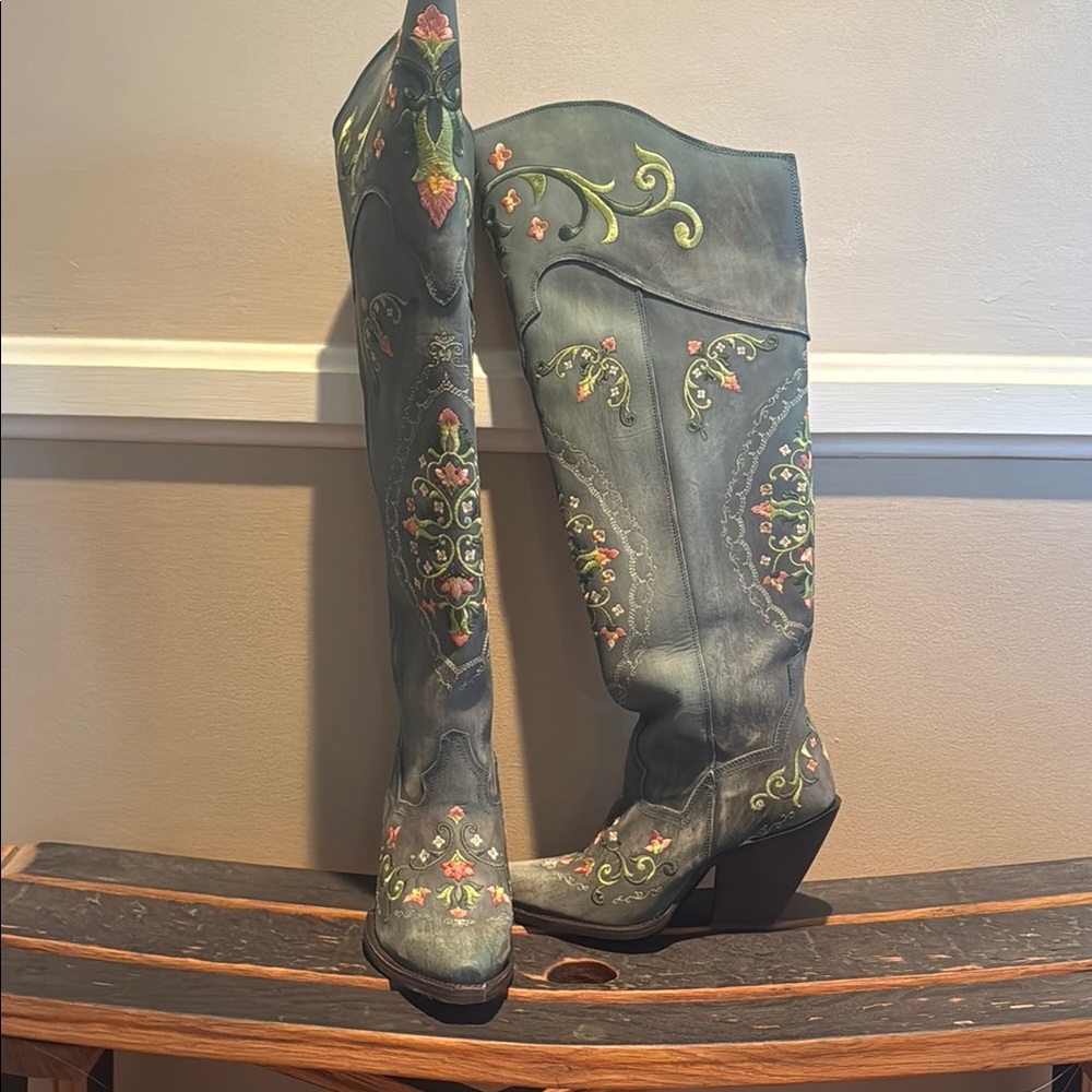 Dan Post turquoise Embroidered “Flower Child” Heeled Boots NIB